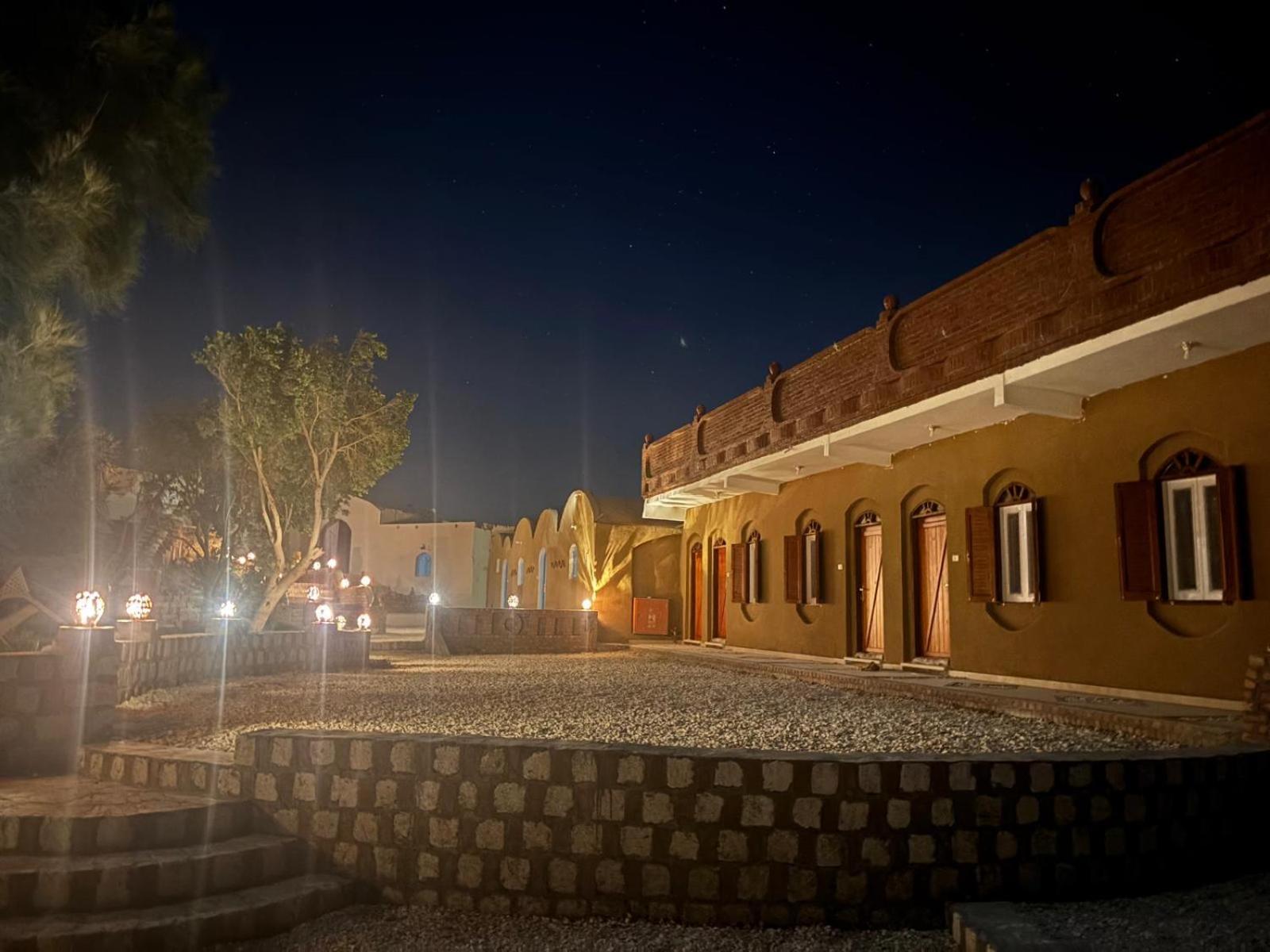 Beir El Gabal Hotel Qasr Dakhl Exteriör bild